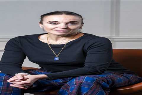 Amanda Abbington Extends an Olive Branch to Giovanni Pernice