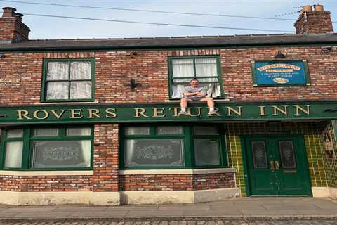 Coronation Street star drops major spoiler in behind-the-scenes photo