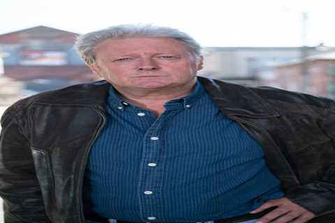 Coronation Street Star Charlie Lawson Takes Swipe at Former Co-Star Following Personal News