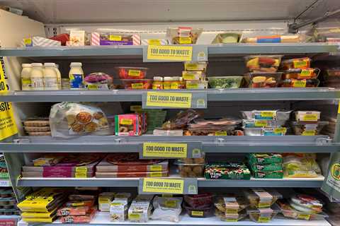 Four Expert Tips to Snag Free and Discounted Supermarket Finds