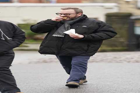 Hollywood Star Kiefer Sutherland Spotted Enjoying a Pasty in North Yorkshire