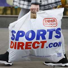 Shoppers going wild for £35 Birkenstock lookalikes at Sports Direct – they're actually made of real ..