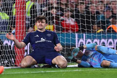 United Stumble at Forest: Garnacho Struggles While Fernandes Shines
