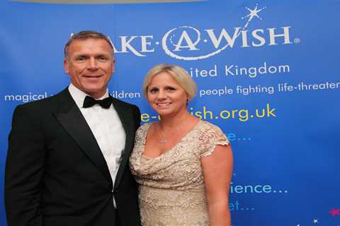 Tragedy as England cricket legend Alec Stewart’s wife Lynn dies after 12-year breast cancer fight