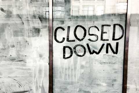 Bargain hunters gutted as Poundland shuts Gravesend shop - everything slashed to half price