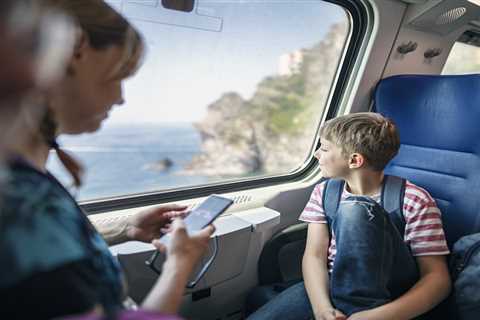 Travel on a Shoestring: Insider Tricks to Save Your Holiday Cash