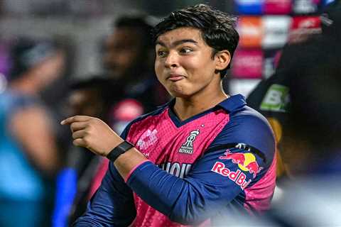 14-year-old cricket phenom smashes second-fastest IPL century ever, leaving everyone speechless