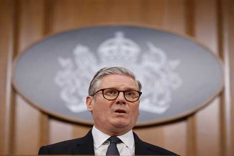 Keir's Border Crackdown: Britain Could Become an Island of Strangers Without Tough New Rules