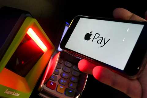 Apple Pay Crashes Hard, Leaving Shoppers Stranded at Checkout