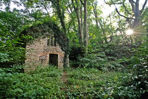 Rock History Crumbling Before Our Eyes: The Famous 90s Music Video Cottage Is Up For Grabs