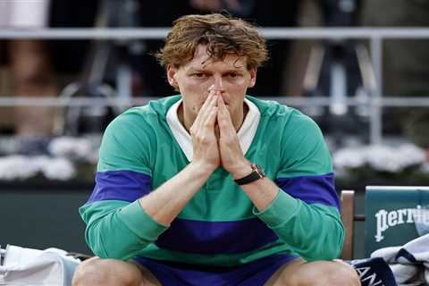 That Cursed Finger Strike Again? Sinner Gets the Federer Treatment at Roland Garros