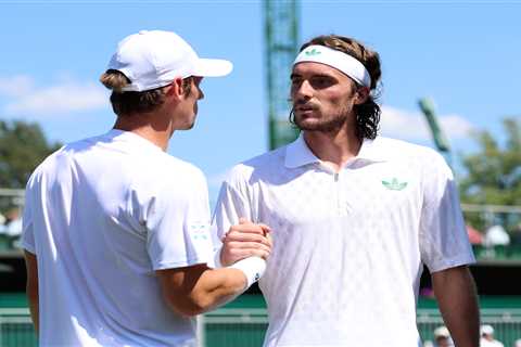 Watching Stefanos Tsitsipas Give Up at Wimbledon Made My Heart Hurt