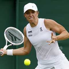 Iga Swiatek Just Confessed to Being Wimbledon's Most Adorable Thief