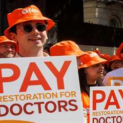 Streeting's Desperate Scramble: Throwing Work Perks at Doctors While His Pay Wallet Stays Locked
