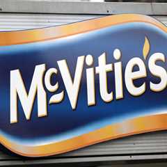 McVitie's Just Dropped Their First New Jamaica Ginger Cake in 15 Years (And It's Tropical AF)