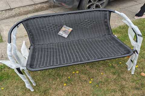 This B&M Garden Bench Deal Has Me Questioning Everything I Know About Retail Pricing