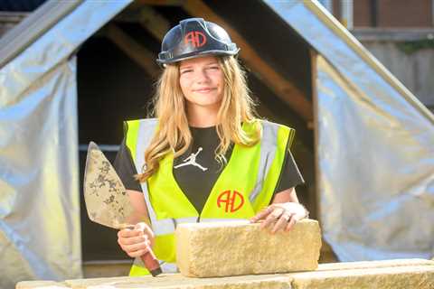 Why I'm Telling Every Unemployed Brit Under 25 to Pick Up a Trowel