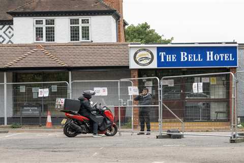 When Your Own Party Turns Against You: Starmer's Migrant Hotel Nightmare