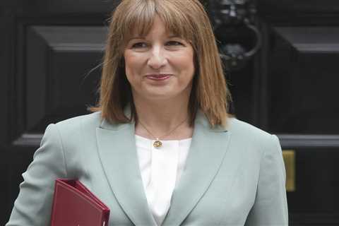 Why Rachel Reeves Should Be Losing Sleep Over France's Economic Meltdown