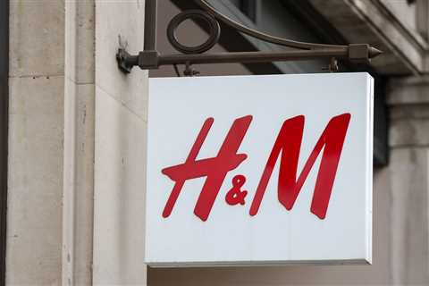 H&M Just Screwed Over Their Loyalty Members Again (And I'm Not Even Surprised)